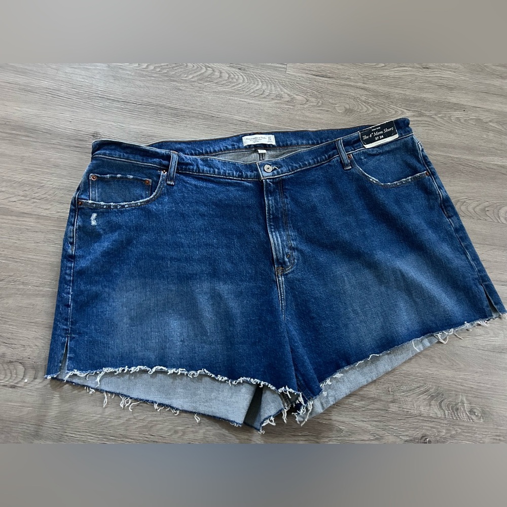 Abercrombie & Fitch plus size denim shorts , jeans shorts size 37